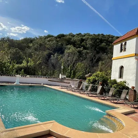 Апартаменти Hacienda La Trinidad *