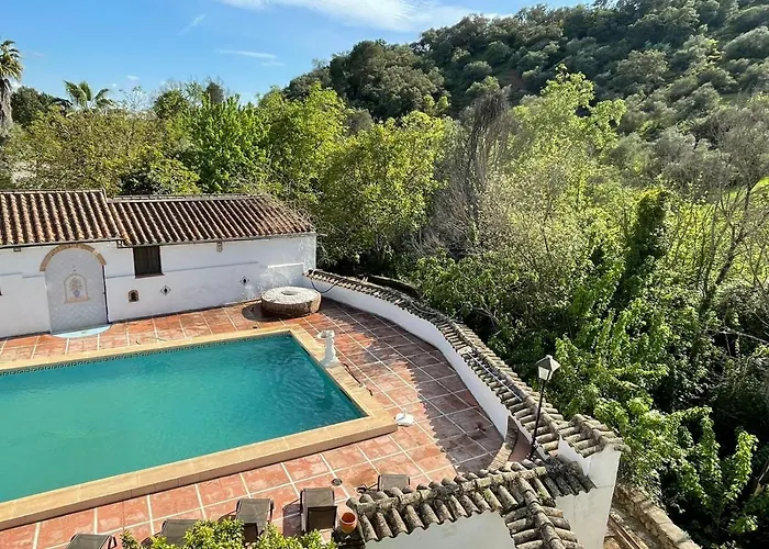 Hacienda La Trinidad Апартаменти *