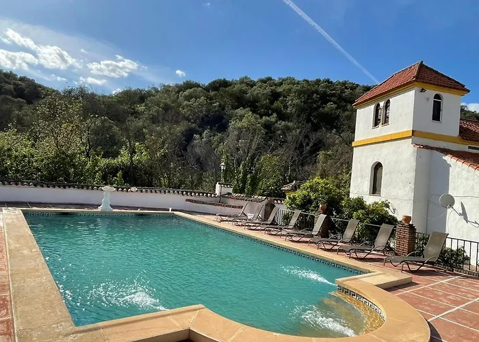 Апартаменти Hacienda La Trinidad *